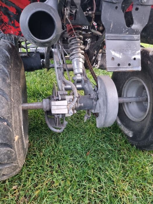 Quad 250 uszkodzony, sprowadzony automat