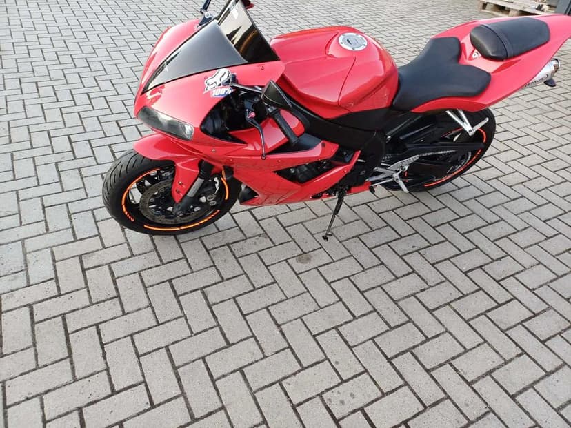 Yamaha R1 RN12 2005r