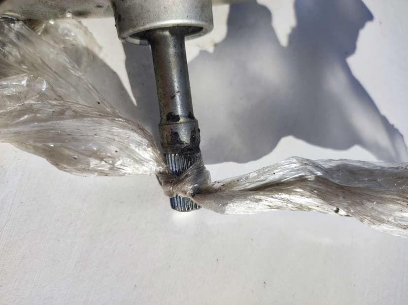 Yamaha FZ6 (2004–2009) Mechanizm zmiany biegów pokrywa z wałkiem