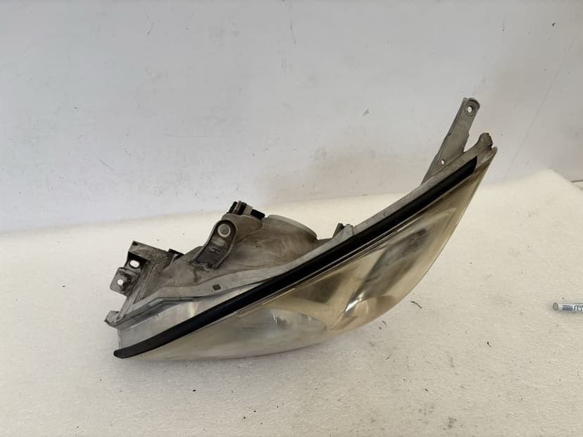 Toyota Land Cruiser 120 J120 02- lampa lewy przód lewa przednia