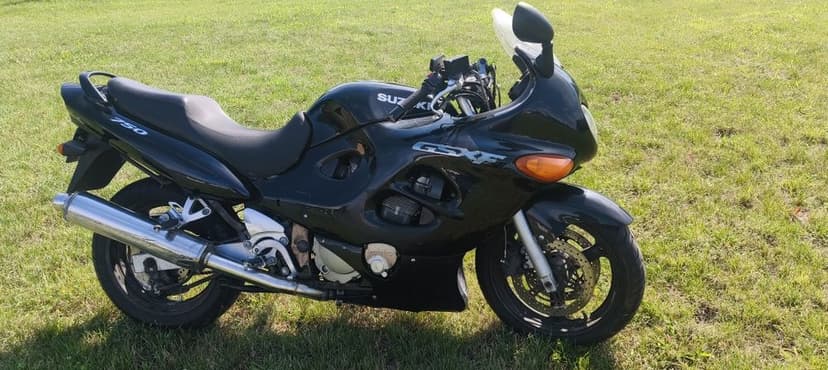 Suzuki gsx 750F kompletny jeździ