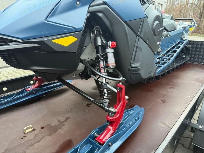 Skuter śnieżny SKI DOO Summit X Expert 154 850 Turbo R 2025 NOWY FV23%