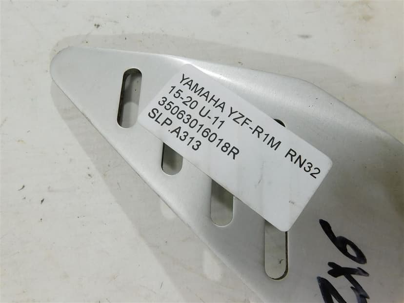 SET PODNÓŻEK LEWY PRZÓD YAMAHA YZF-R1M RN32 15-20 U-11 35063016018R