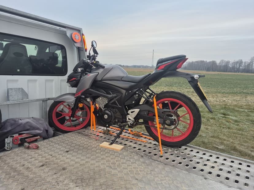 Suzuki gsx-s 125  anglik zamiana na anglika