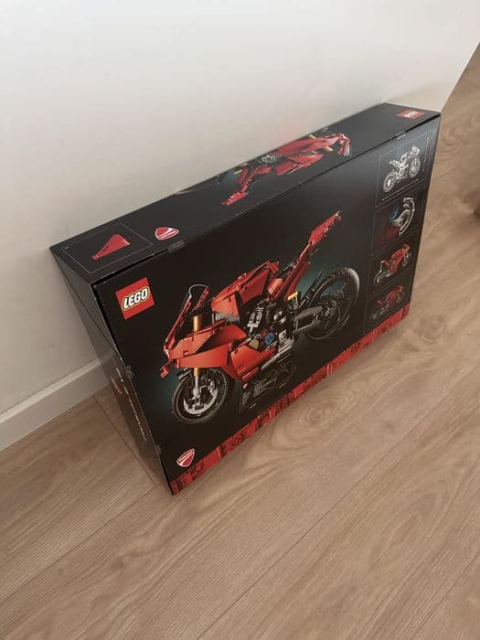 LEGO Technic 42202 Ducati Panigale V4S - NOWY