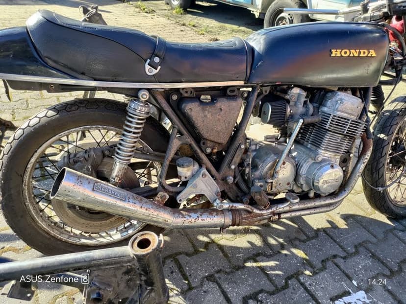 Honda cb750 k four + silniki cb550 ramy