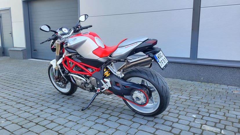MV Agusta Brutale 910 bezwypadkowa po serwisie