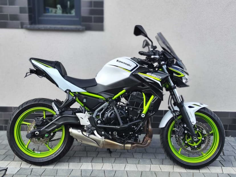 KAWASAKI Z650 Piękna Doposażona 2021 r A2 / 35 KW Z 650 Ninja RATY