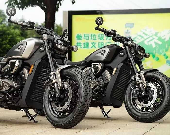 Motocykl Cruiser ,QJMOTOR SRV 600V z silnikiem V4 CHOPPER Rocznik 2026