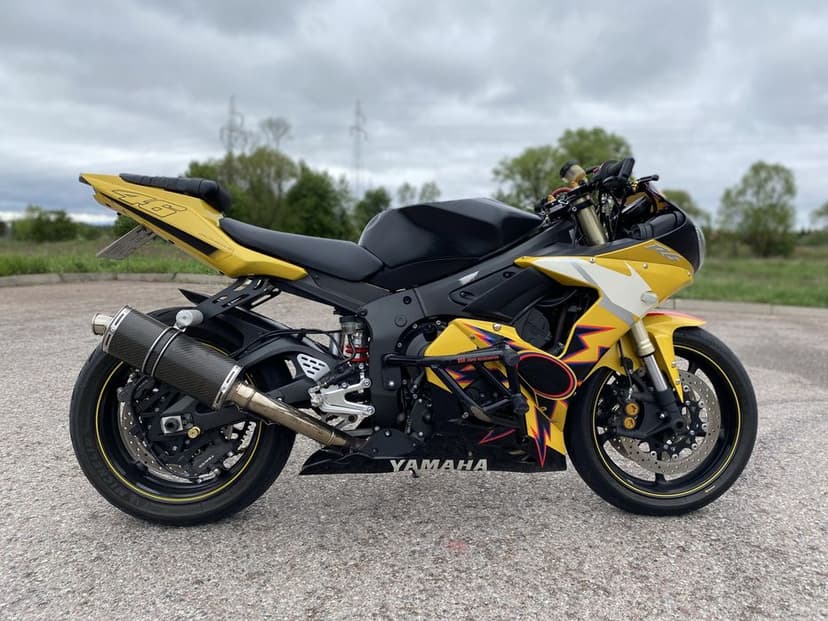 Yamaha R6 5SL Valentino Rossi 2005 stunt