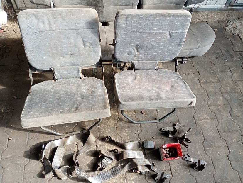 Fotele trzeci rząd 6, 7 miejsce Land Rover Discovery 1 89-98r. pasy