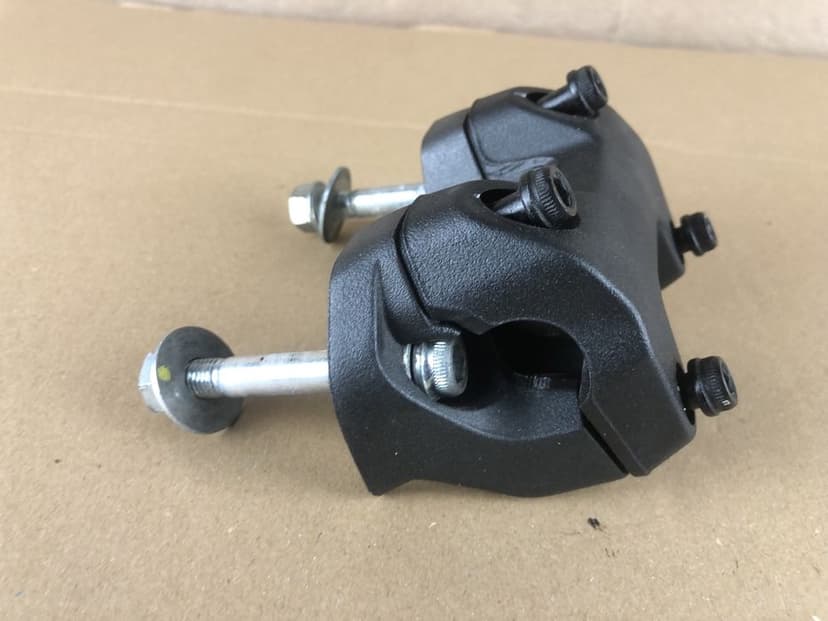 Ducati Monster 821 Mostek Mocowanie Kierownicy Uchwyt Cymbanty 2017