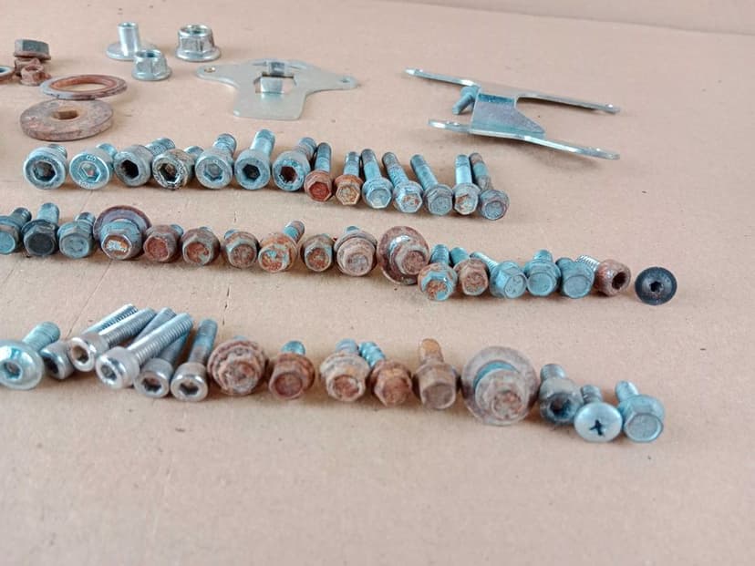 Beta RR 125 Enduro Śrubki Śruby Owiewek 13-20