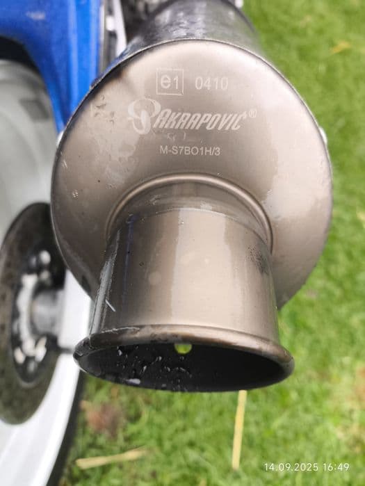 Suzuki GSX-R 750 k1 K2 wydech akrapovic