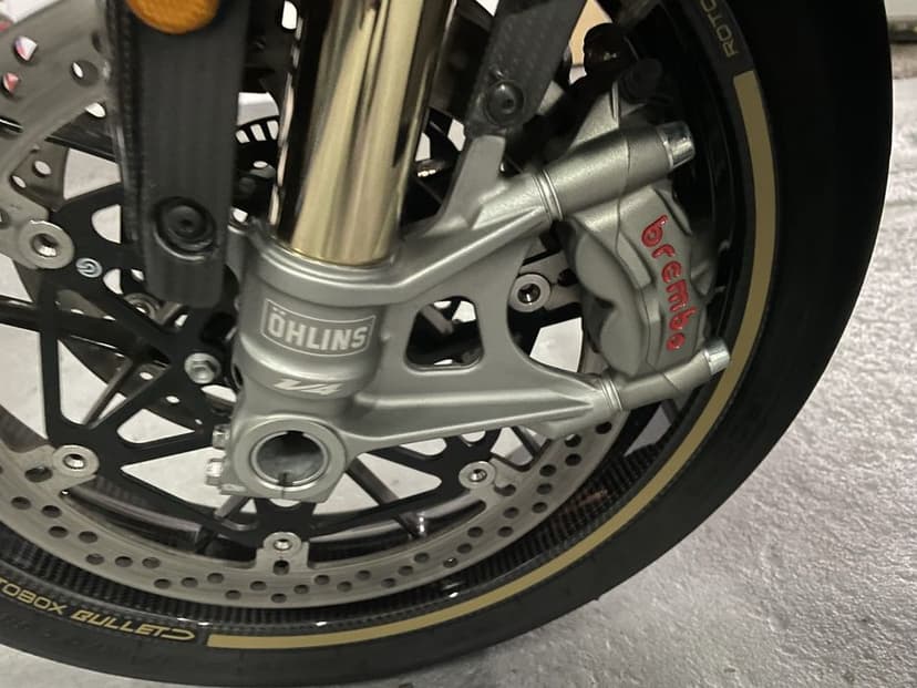 Aprilia tuono V4 1100 RSV4