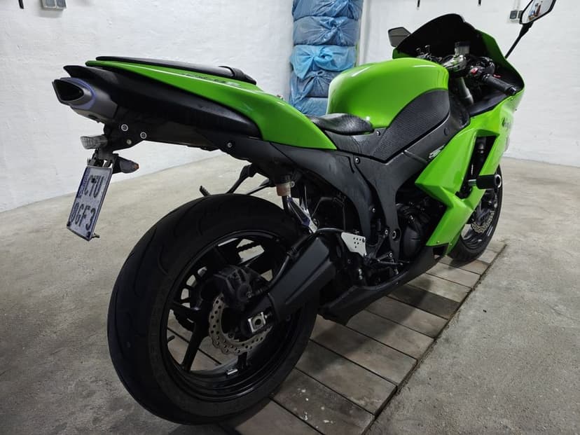 Kawasaki ZX6R    2007