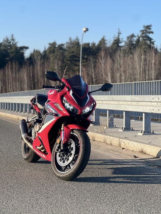 Honda CBR 650R - SCProject