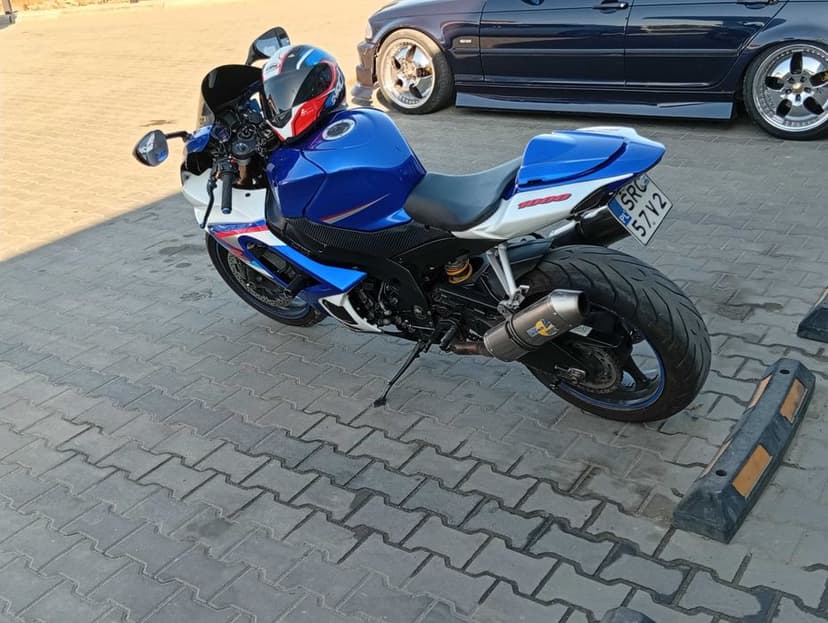 Suzuki gsxr k7 1000cc