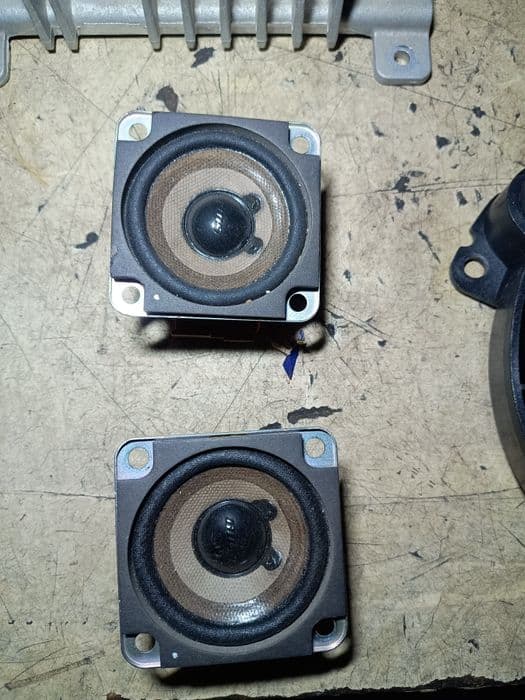 Nagłośnienie Bose głośnik wzmacniacz subwoofer Nissan Navara D40 kpl