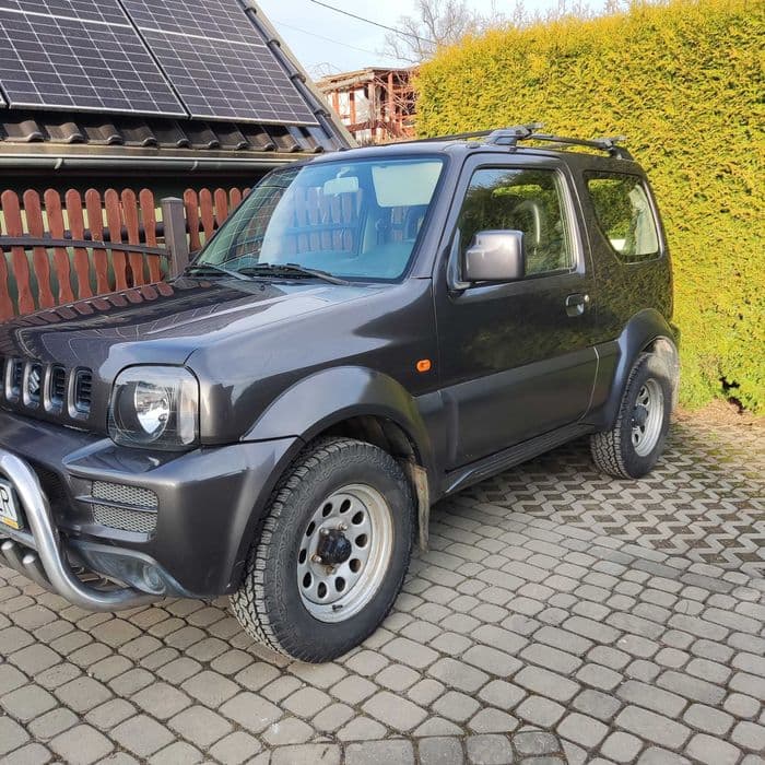 Suzuki Jimny pierwsza rejestracja 2012 z gazem.