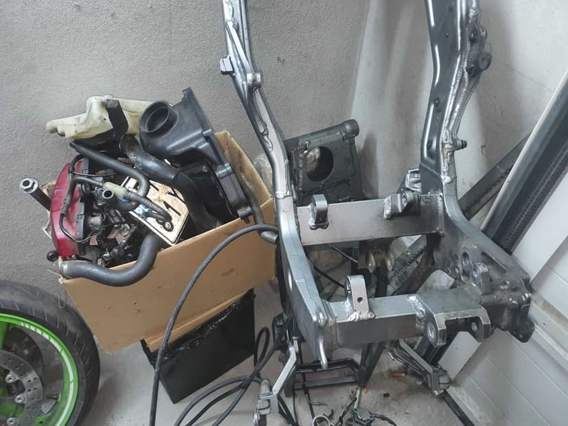 Kawasaki zx6r 95-97r. Silnik części
