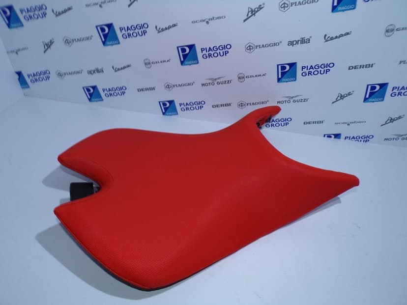 Siedzenie Kanapa przód kolor RED Czerwony Aprilia RS660 Tuono 660