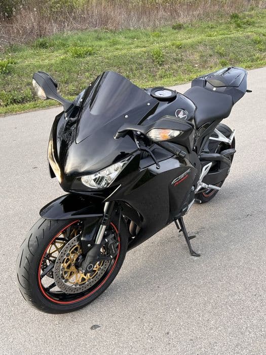 Honda CBR1000rr 2013r (bez ABS) wersja poliftowa, Stan bardzo dobry (nie r1, zx10r, s1000rr, rsv4)