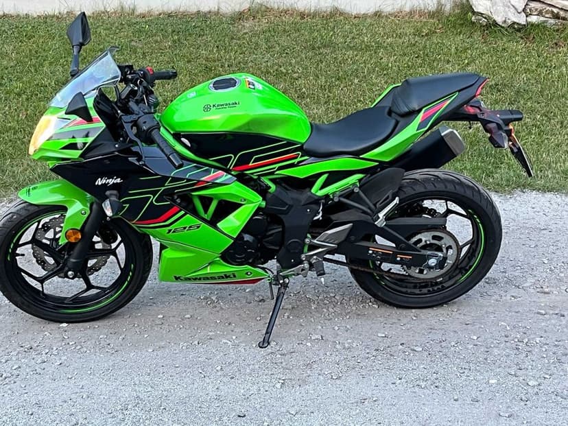 Kawasaki Ninja 125 ABS 2023 r.  1088 km Kat.B, A1, A2