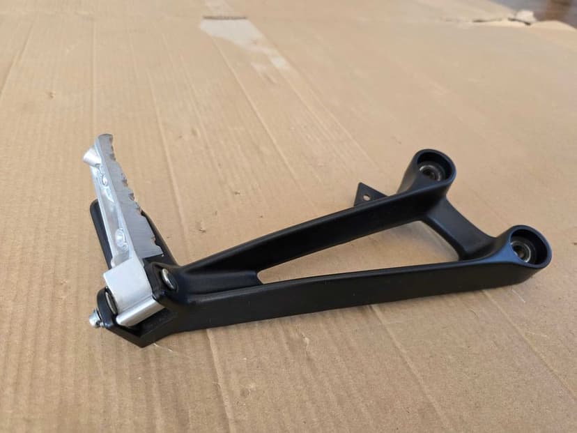 Set pasażera prawy tył Yamaha MT 07 MT-07 MT07 podnóżek 2020-