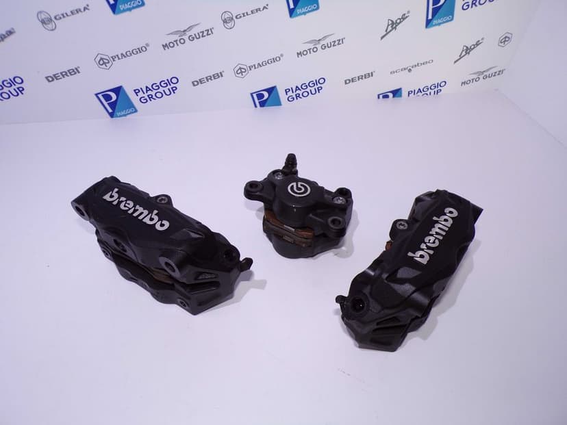 Zaciski Hamulcowe przód i tył BREMBO Aprilia RS660 Tuono 660 OEM.