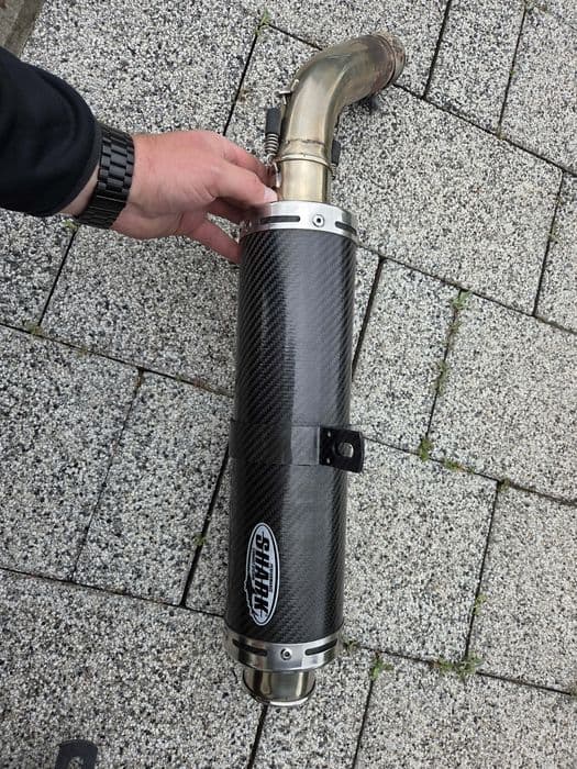 SHARK Yamaha R1 RN12 Mega Dzwiek
