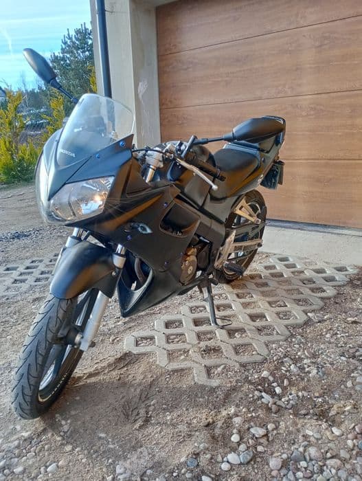 Honda CBR 125 R JC34