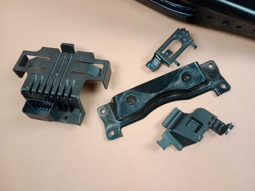 BMW F900R K83 Stelaż Tylny Tył Wypełnienie Mocowania 2023 nadkole tył