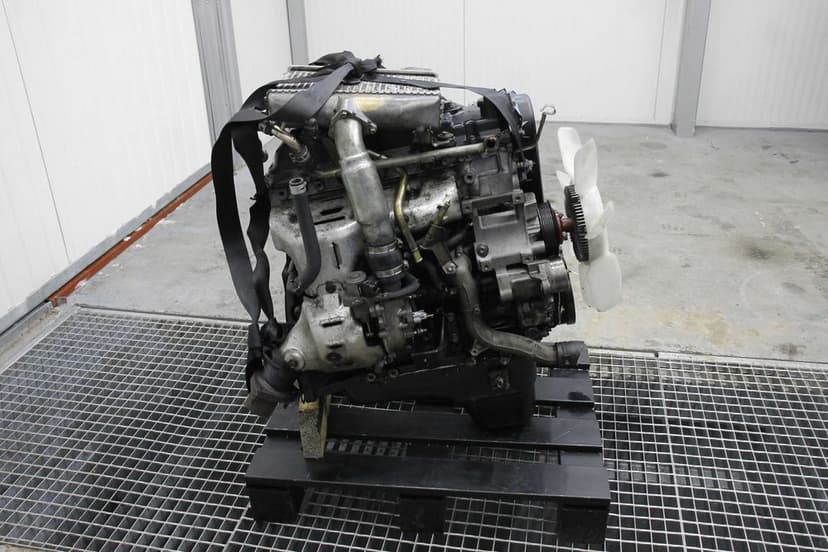 Silnik Toyota Hilux Land Cruiser 3.0 d4d Pompa turbina wtryski komplet