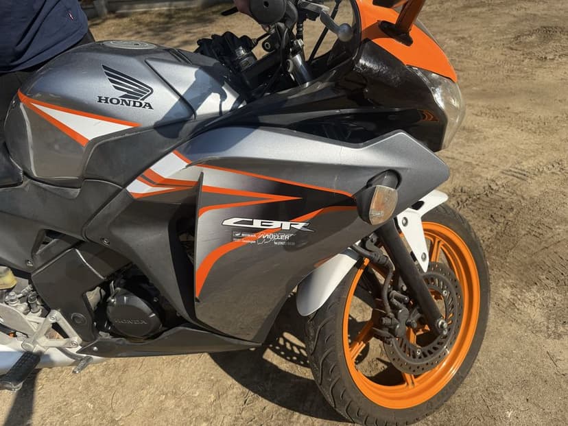 Honda CBR 125 honda