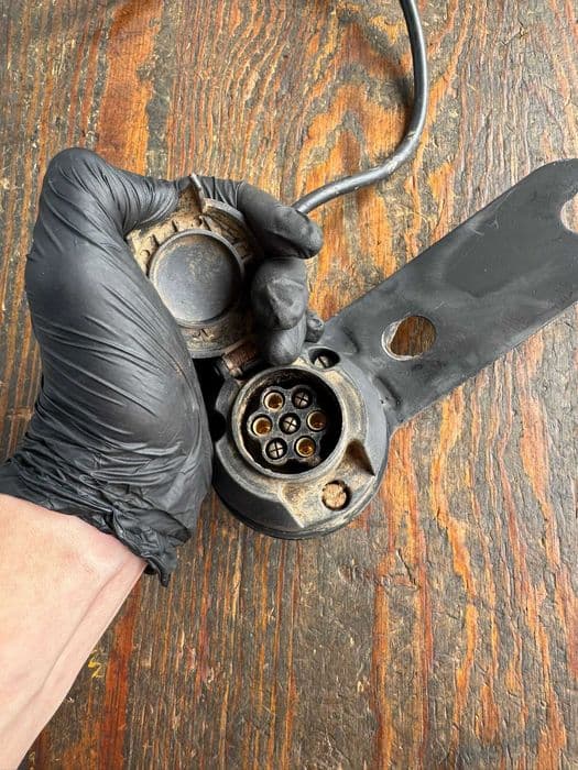 gniazdo kostka wtyczka haka atv BRP can am can-am outlander renegade