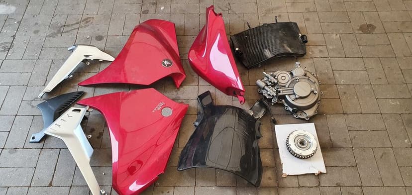 Części HONDA VFR 1200F owiewka czacha filtr dekiel pokrywa sprzęgło