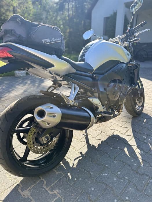 Motocykl Yamaha FZ 1 pojemność 998cm3