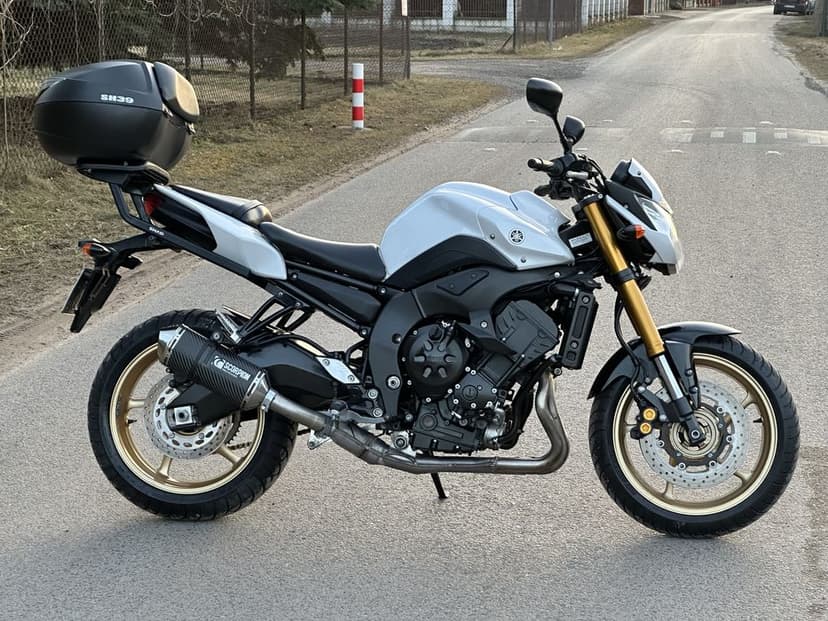 YAMAHA FZ8 N Scorpion Nowe Opony Nowy Aku Crashpady Kufer Dostawa