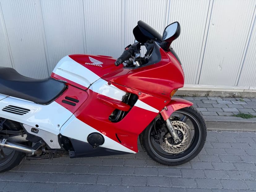 Honda CBR 1000 F