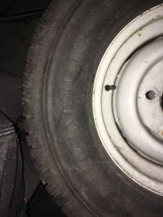 Land Rover Defender Felgi z opona 5,5x16 ET33, RRC507400XXX, 7.50 R16C