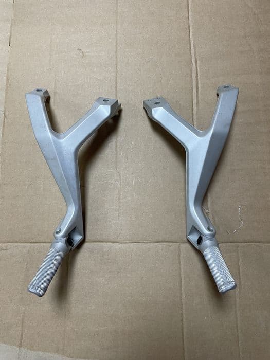 Podnóżki pasażera Ducati Panigale 959 . 1299