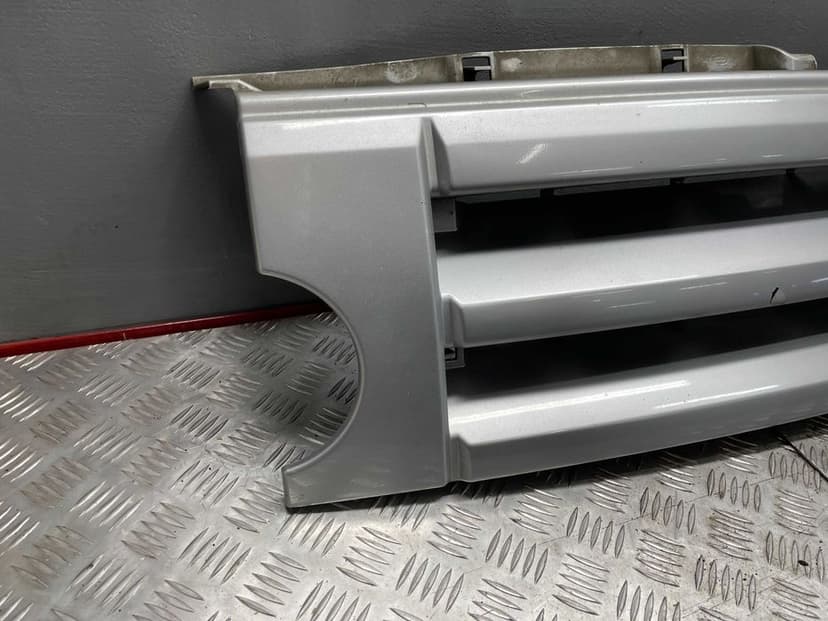 Grill Atrapa Land Rover Discovery III