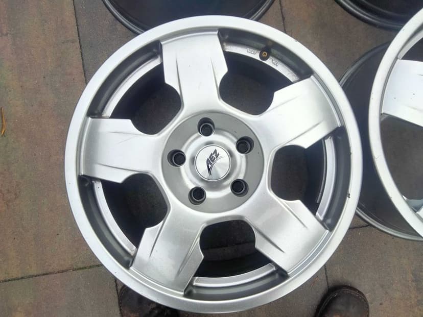 FELGI Aluminiowe 18 5x127 Jeep cherokee Dodge durango journey freemont