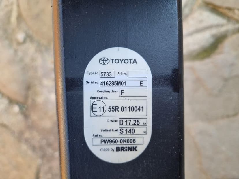 Hak holowniczy Toyota Hilux 2015+ ORYGINAŁ Brink PW960-0K006 140kg