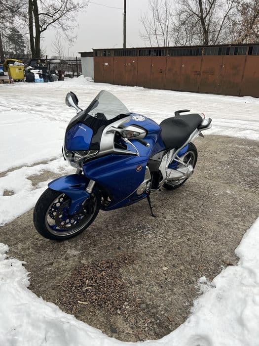 Honda vfr1200 rok 2010 (nie bmw, kawassaki, suzuki, ducati)