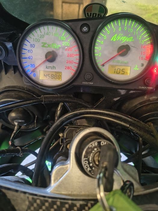 Kawasaki zx6r ninja