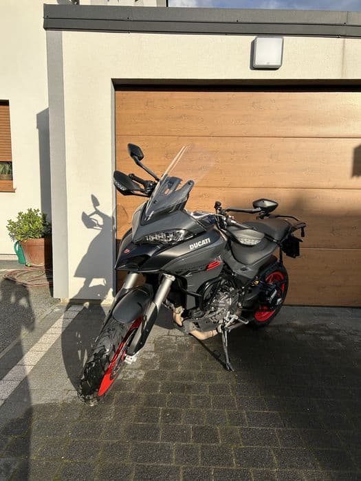 Ducati Multistrada V2S z polskiego salonu, stan idealny
