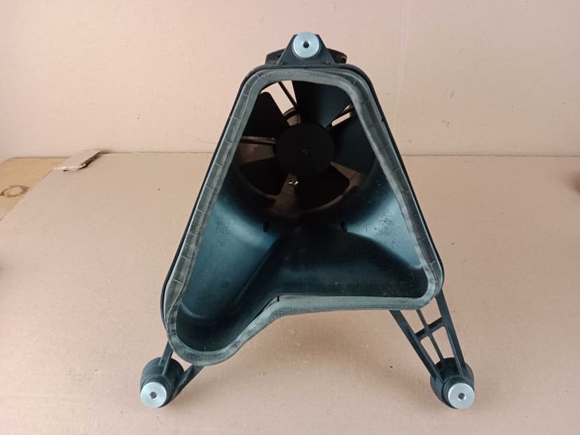 Ducati Panigale 959 Tunel Dolnej Chłodnicy Wentylator Wiatrak Wlot 16+