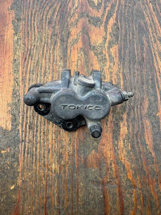 tokico zacisk hamulcowy przod przedni kola kawasaki kfx 450 r 08-14